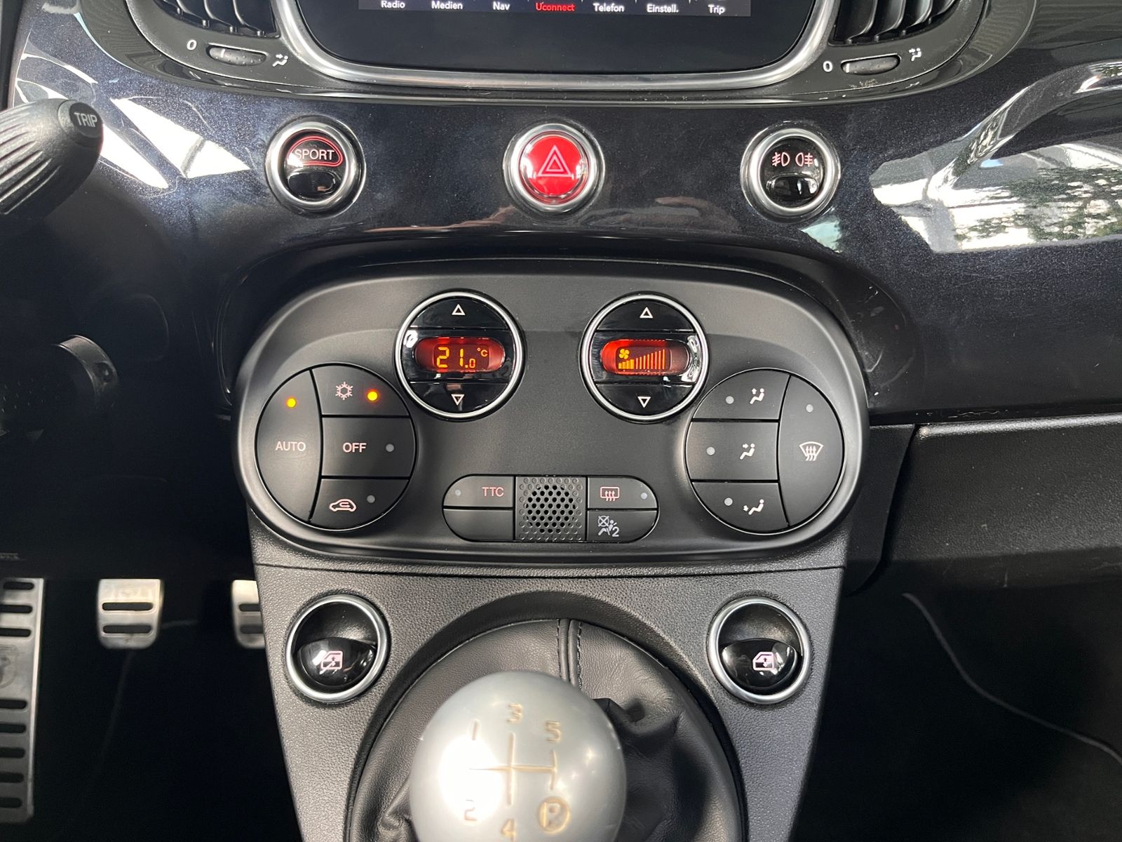 Fahrzeugabbildung Abarth 595C Scorpioneoro BEATS NAVI ALU