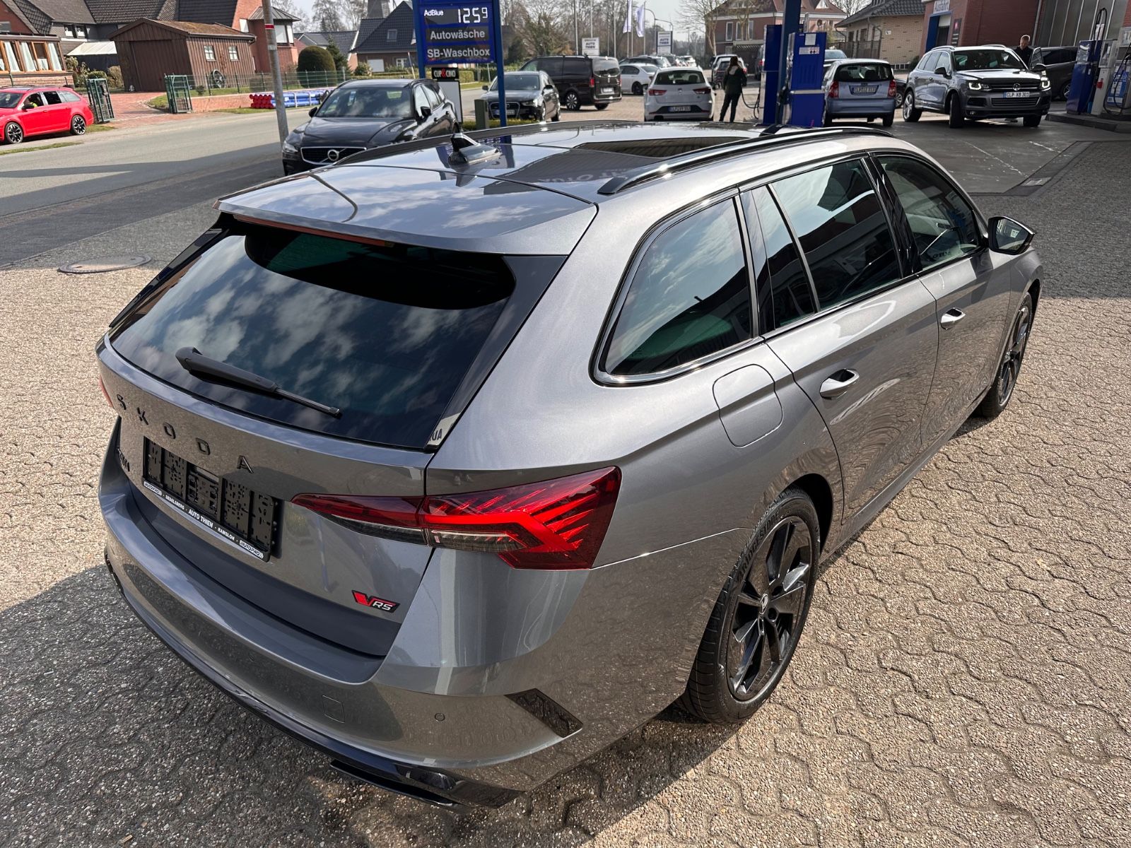 Fahrzeugabbildung SKODA Octavia Combi RS 2.0 TSI Matrix/Pano/Navi/ACC