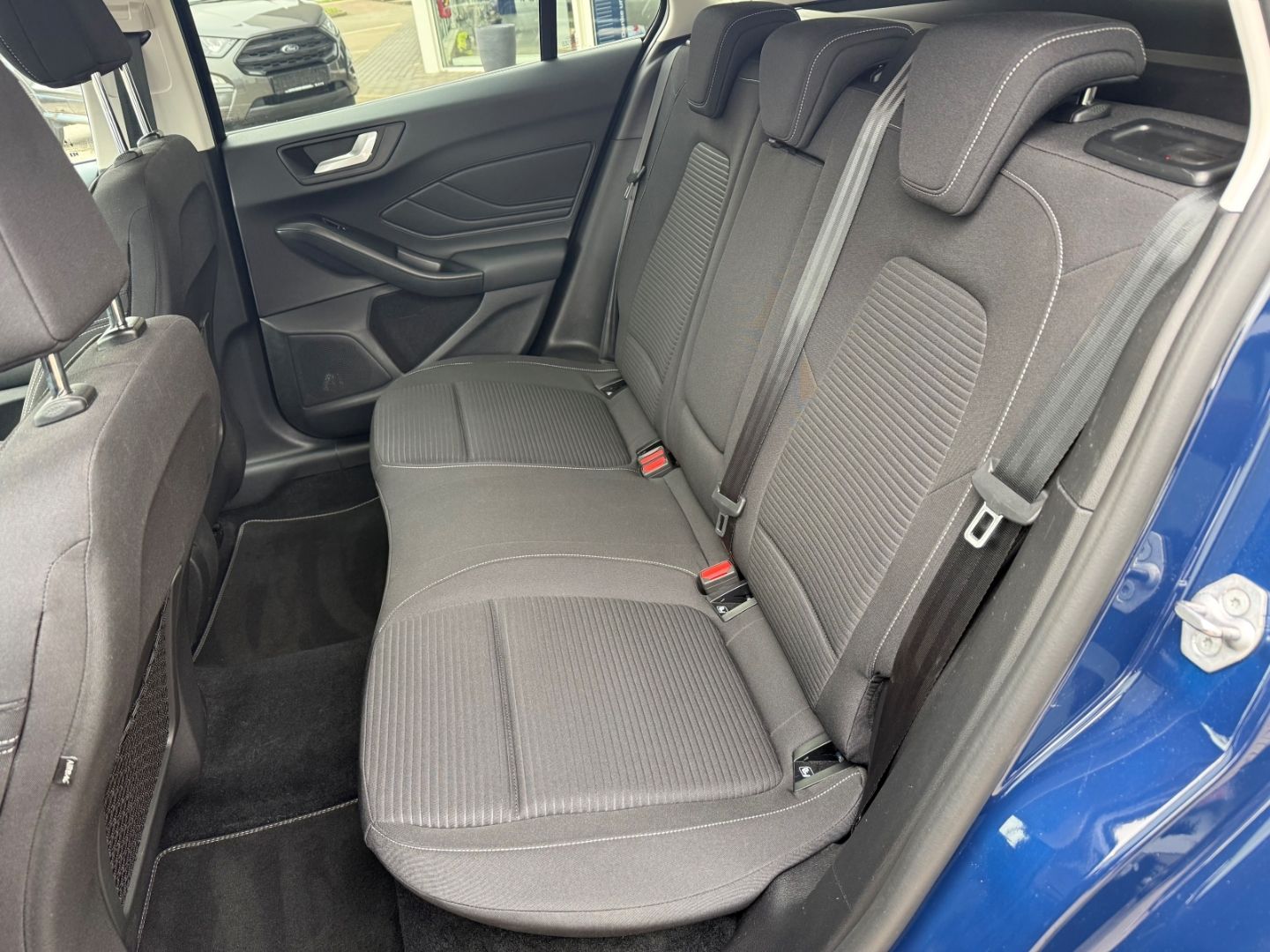 Fahrzeugabbildung Ford Focus Titanium X Turnier HUD Navi Digitales Cock