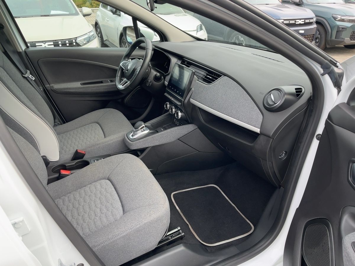 Fahrzeugabbildung Renault ZOE E-Tech EXPERIENCE R110 Z.E. 50 - mit KI generiert/bearbeitet