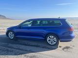 Volkswagen Passat 2.0 TDI R-Line DSG 4MOTION Panorama STH - Volkswagen Passat: TDI 4motion