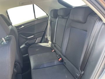 Volkswagen T-Roc - 11