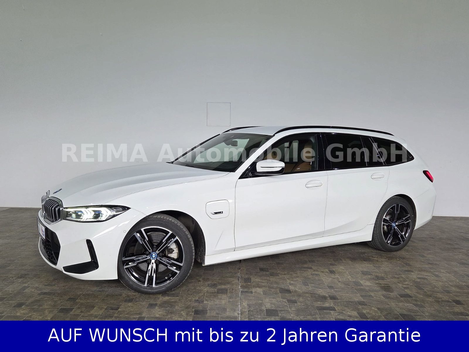 Fahrzeugabbildung BMW 320e Touring xDrive M Sport, LED, HUD