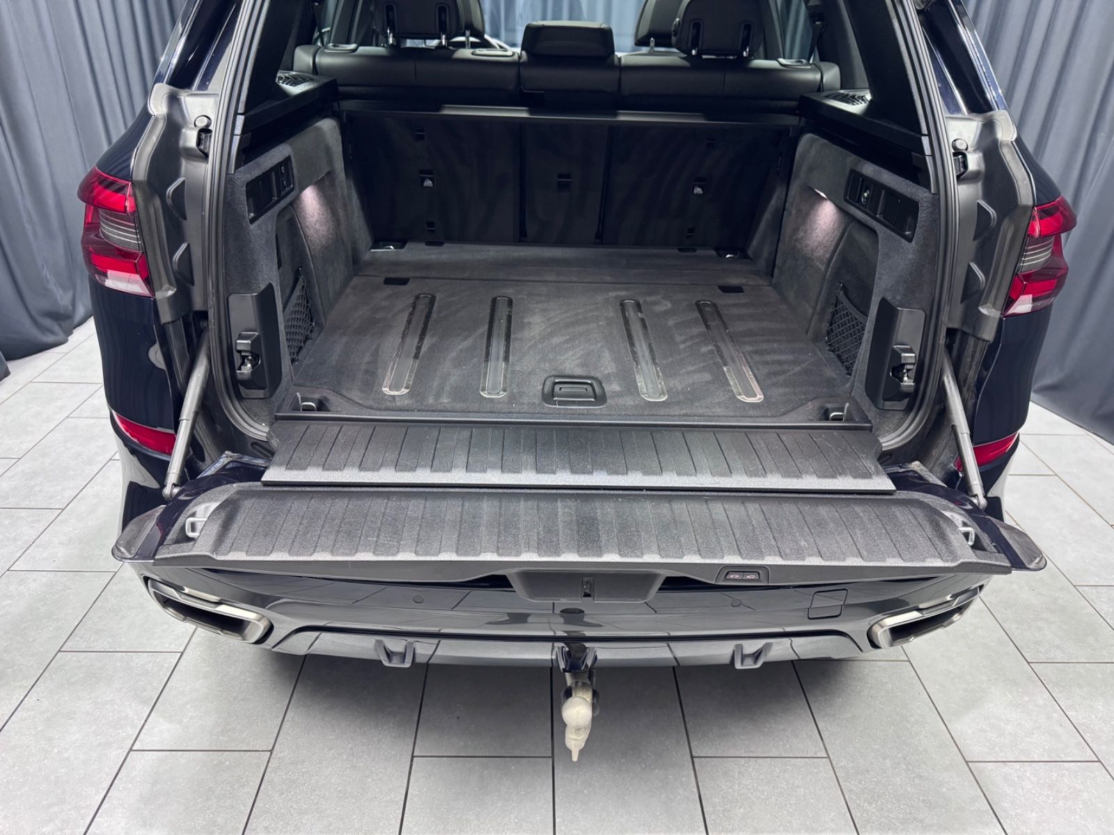 Fahrzeugabbildung BMW X5 M50d |LUFT|LASER|22-ZOLL|PANO|HEAD-UP|AHK