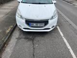 Peugeot 208 Automatik, Diesel, 2012 - Peugeot 208 mit Diesel-Antrieb: Automatik
