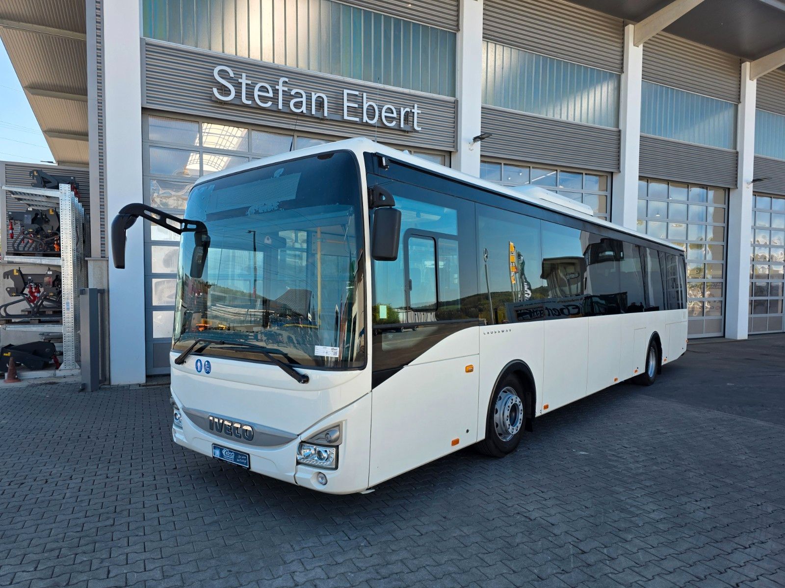 Fahrzeugabbildung Iveco Crossway LI6C 12 Klima Intarder 45+26+1