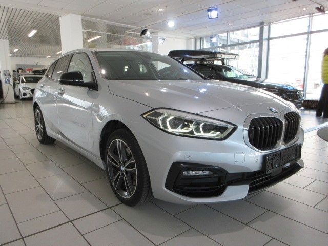 Fahrzeugabbildung BMW 118 i SportLine LED/NAVI/SHZ/PDC/AHK/STANDHZ/17"