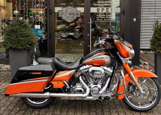 Harley-Davidson CVO Street Glide FLHXSE 110cui