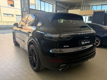 Porsche Cayenne - 6