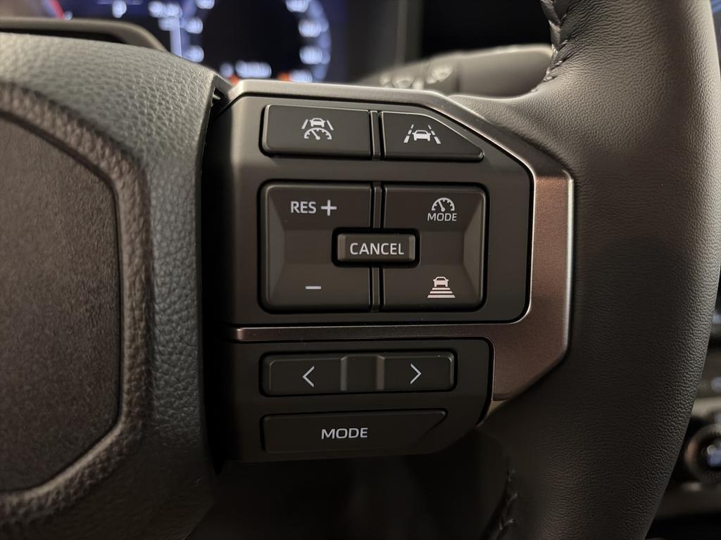 Toyota Hilux Double Cab 2.8 D MHEV 4×4 Invincible