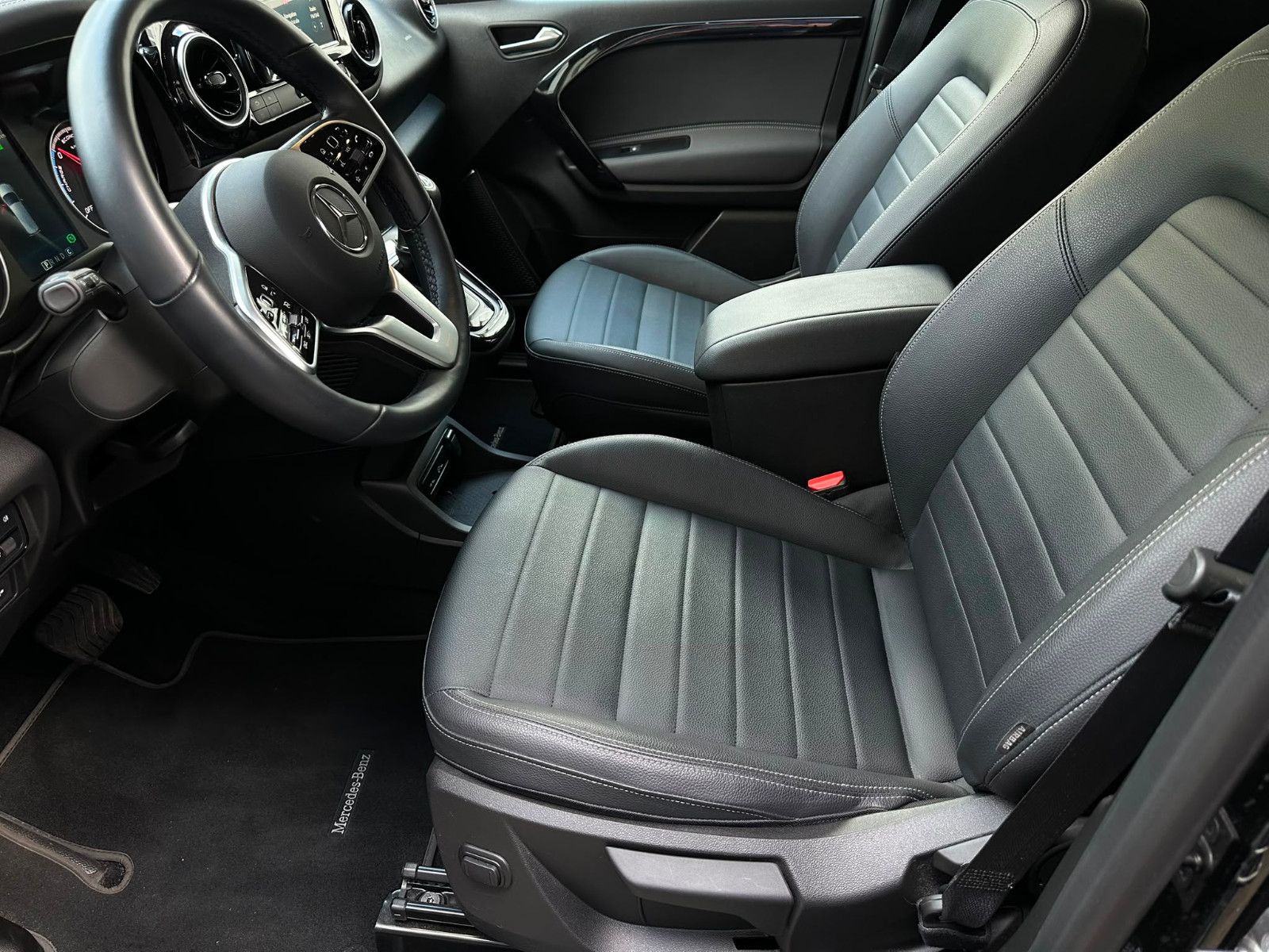 Mercedes-Benz EQT 200 Premium Cam Nav LED Leder imagem 2