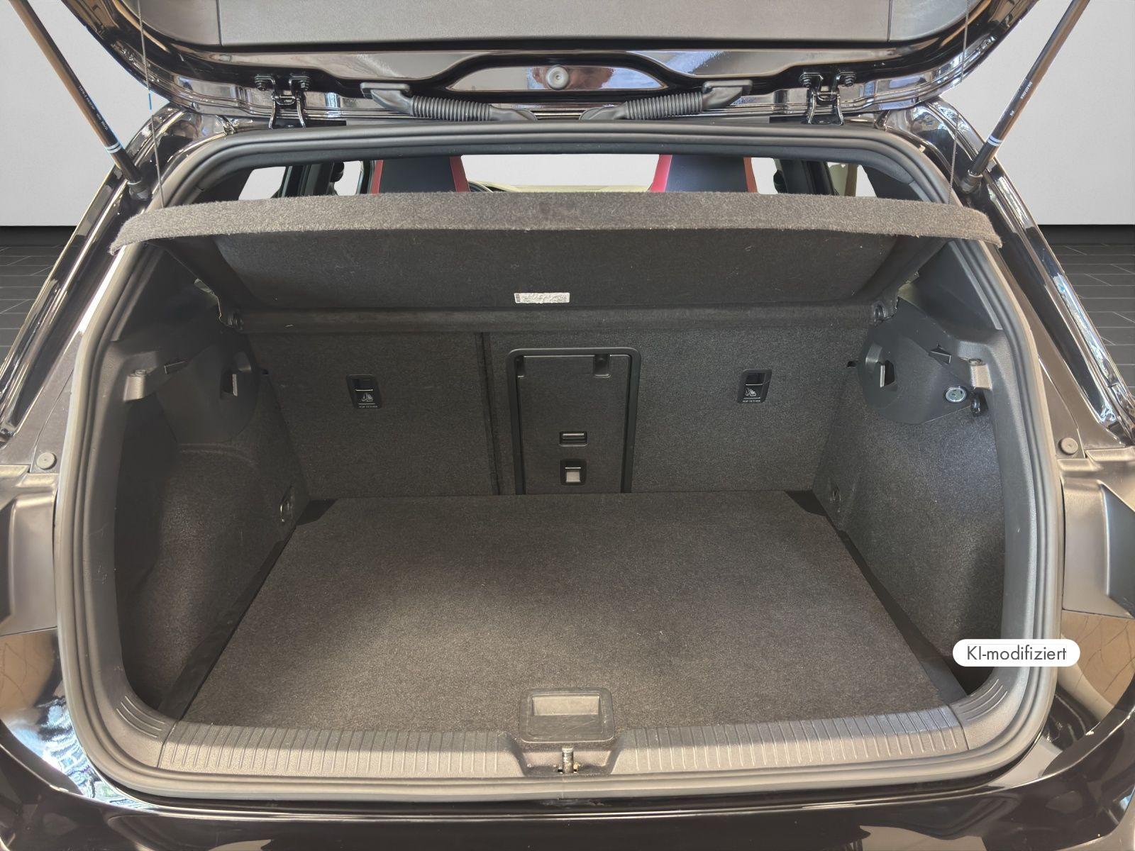 Volkswagen Golf VIII 2.0 TSI GTI NAVI ACC RearView 19", миниатюра 15
