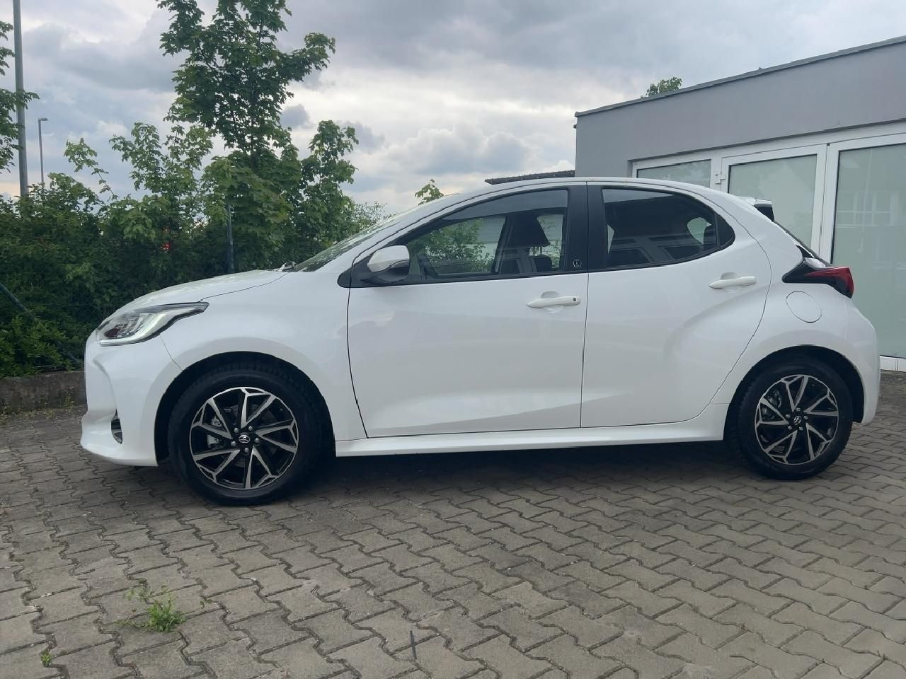 Fahrzeugabbildung Toyota Yaris Hybrid Team Deutschland