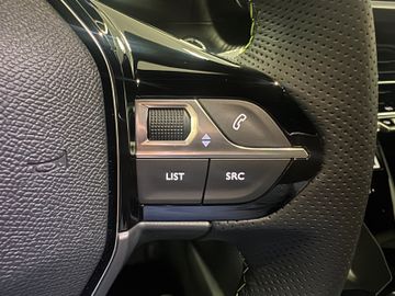 Peugeot 2008 Hybrid 145 GT Exclusive AHK 360Grad Kam.