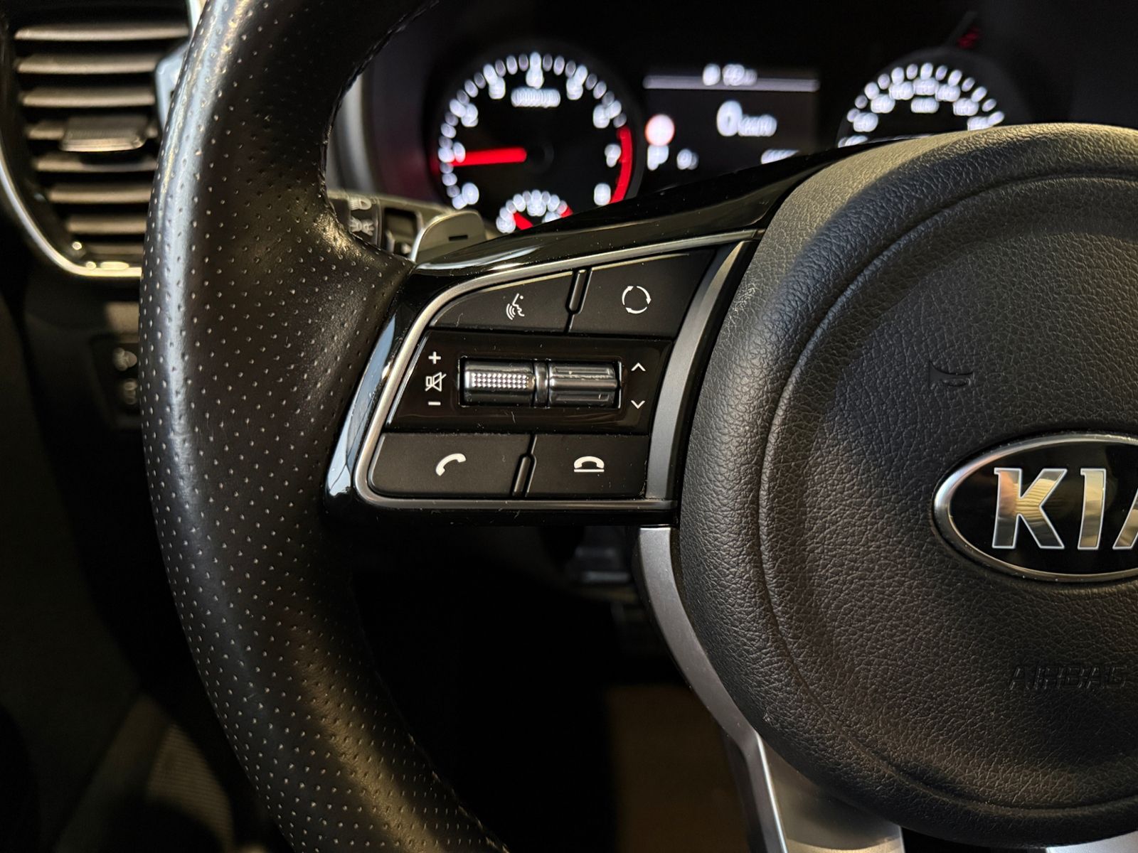 Fahrzeugabbildung Kia Sportage GT-Line 4WD AHK JBL ALU