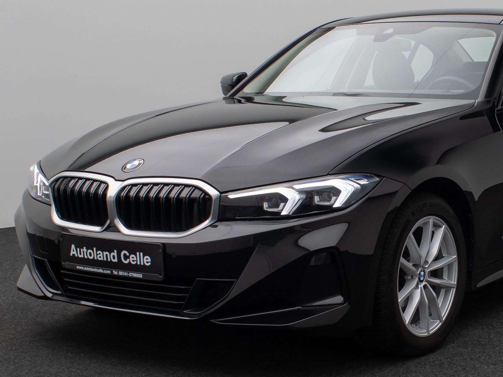 Fahrzeugabbildung BMW 318i DAB PDC Widscreen Geschwindigkeitsreg LED