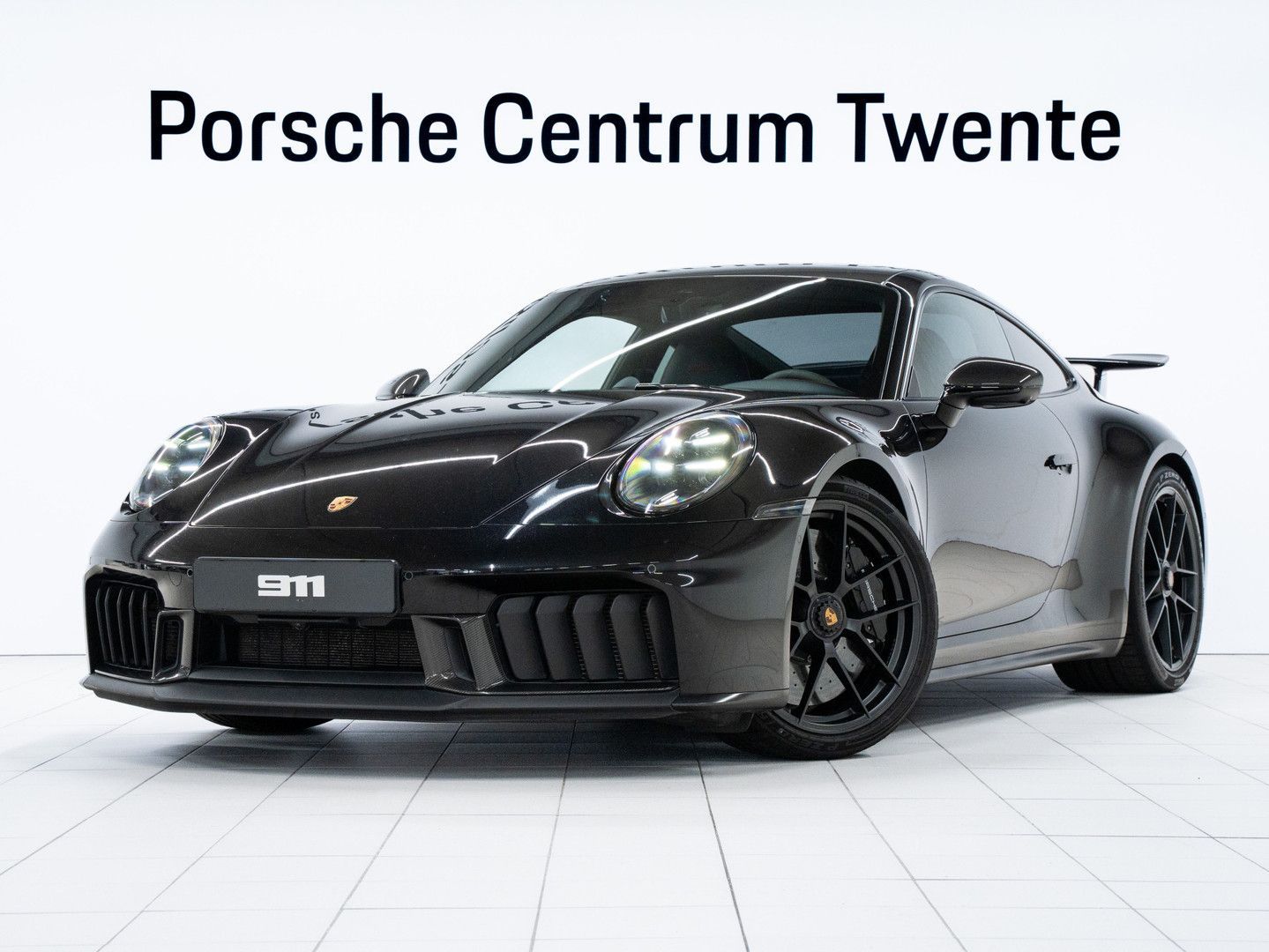 PORSCHE 992 Carrera 4 GTS