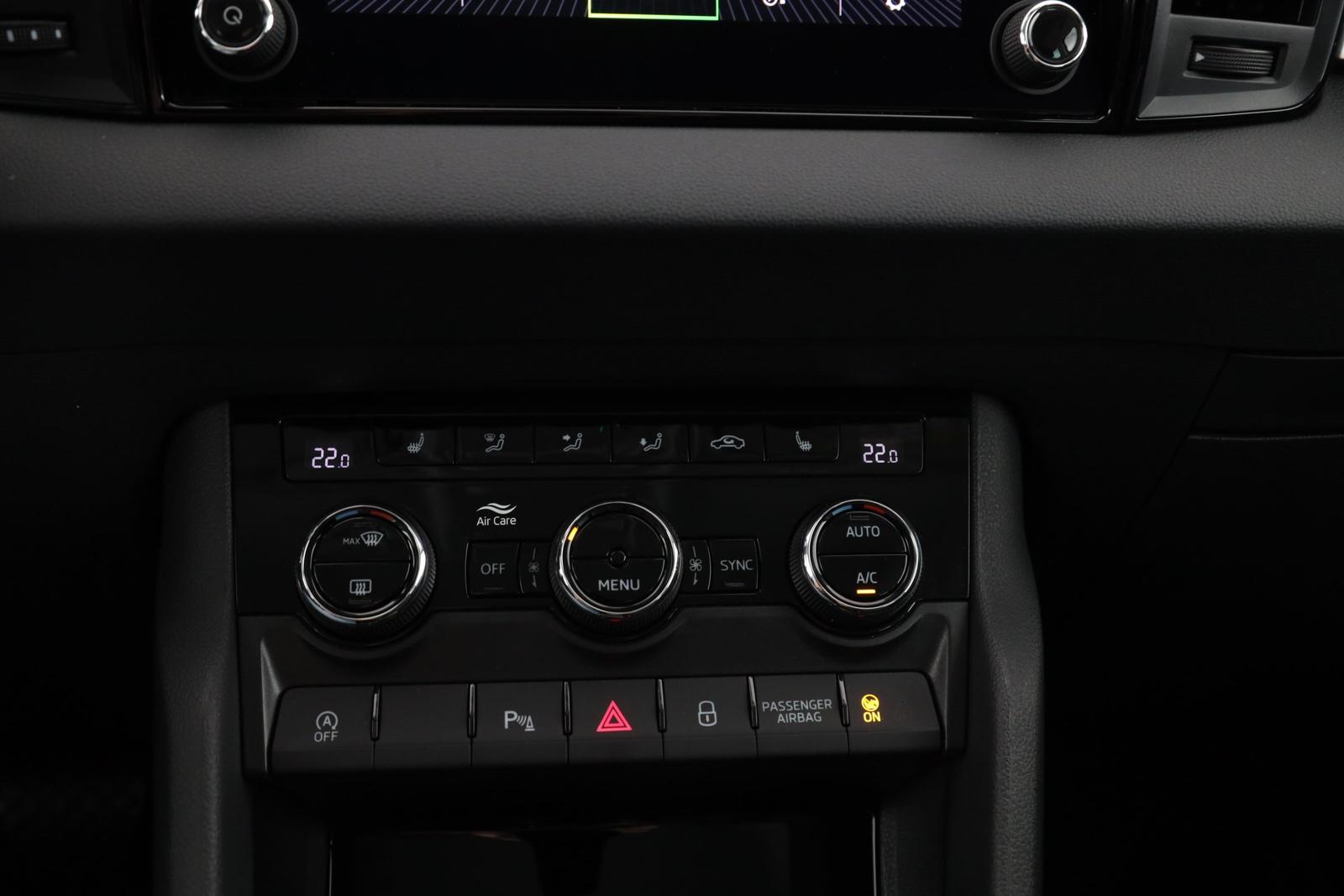 Skoda KAROQ 1.5 TSI DSG SELECTION | NAVI | LED | AHK |