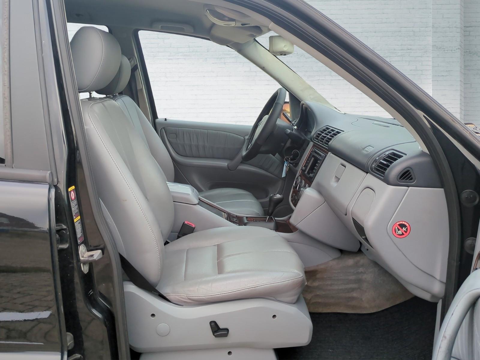 Mercedes-Benz ML270 2004 — photo 11