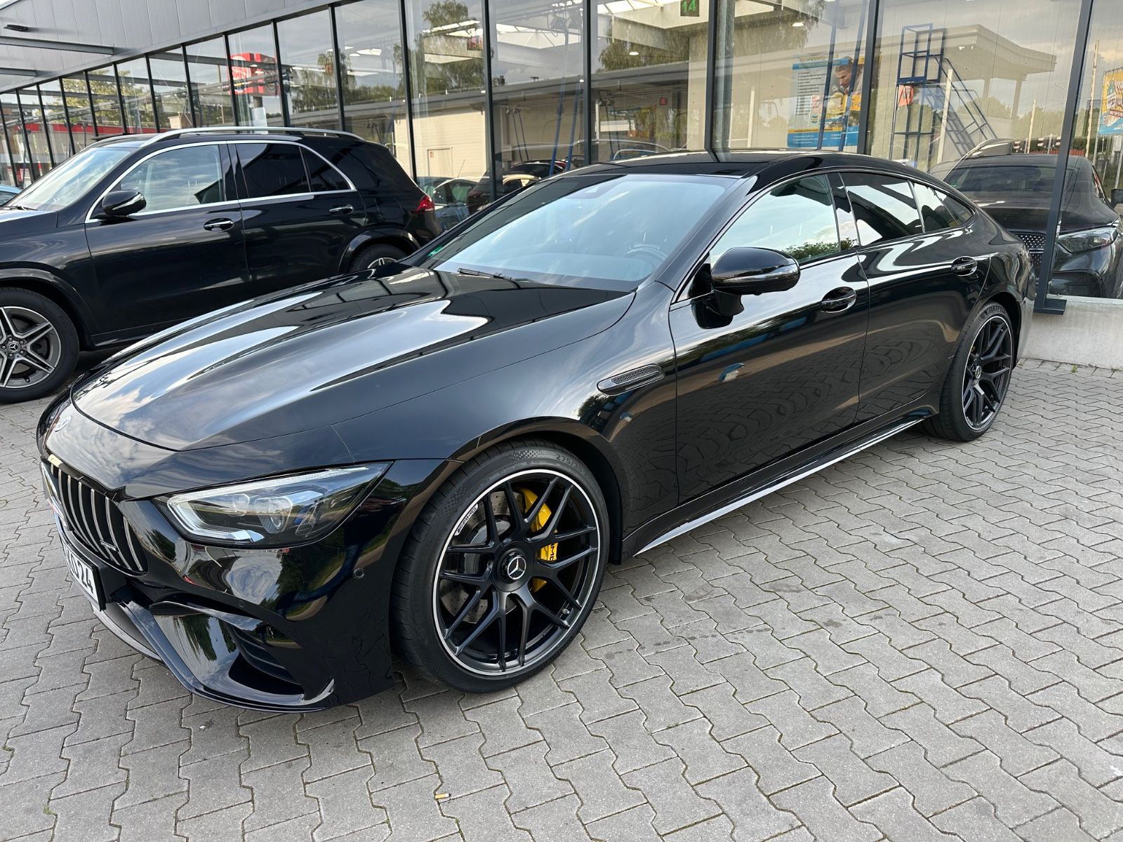 MERCEDES-BENZ AMG GT 63 4MATIC+ Autom. - JUNGE STERNE