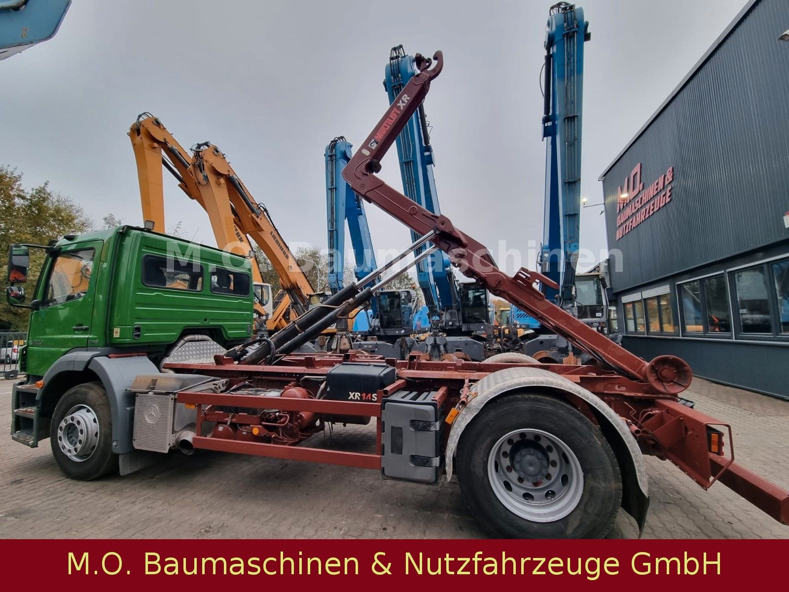 Fahrzeugabbildung Mercedes-Benz Axor 1833 /AC/Hiab XR 14S46 / 4x2 / Euro 5 /