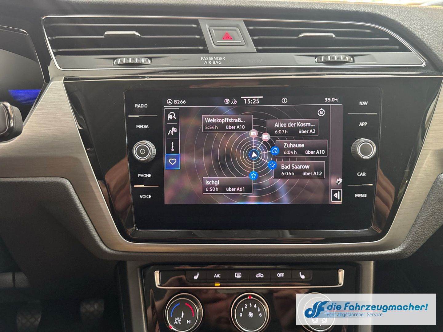 Fahrzeugabbildung Volkswagen Touran Comfortline 7.Si. AHK-klap.150PS Navi Dig
