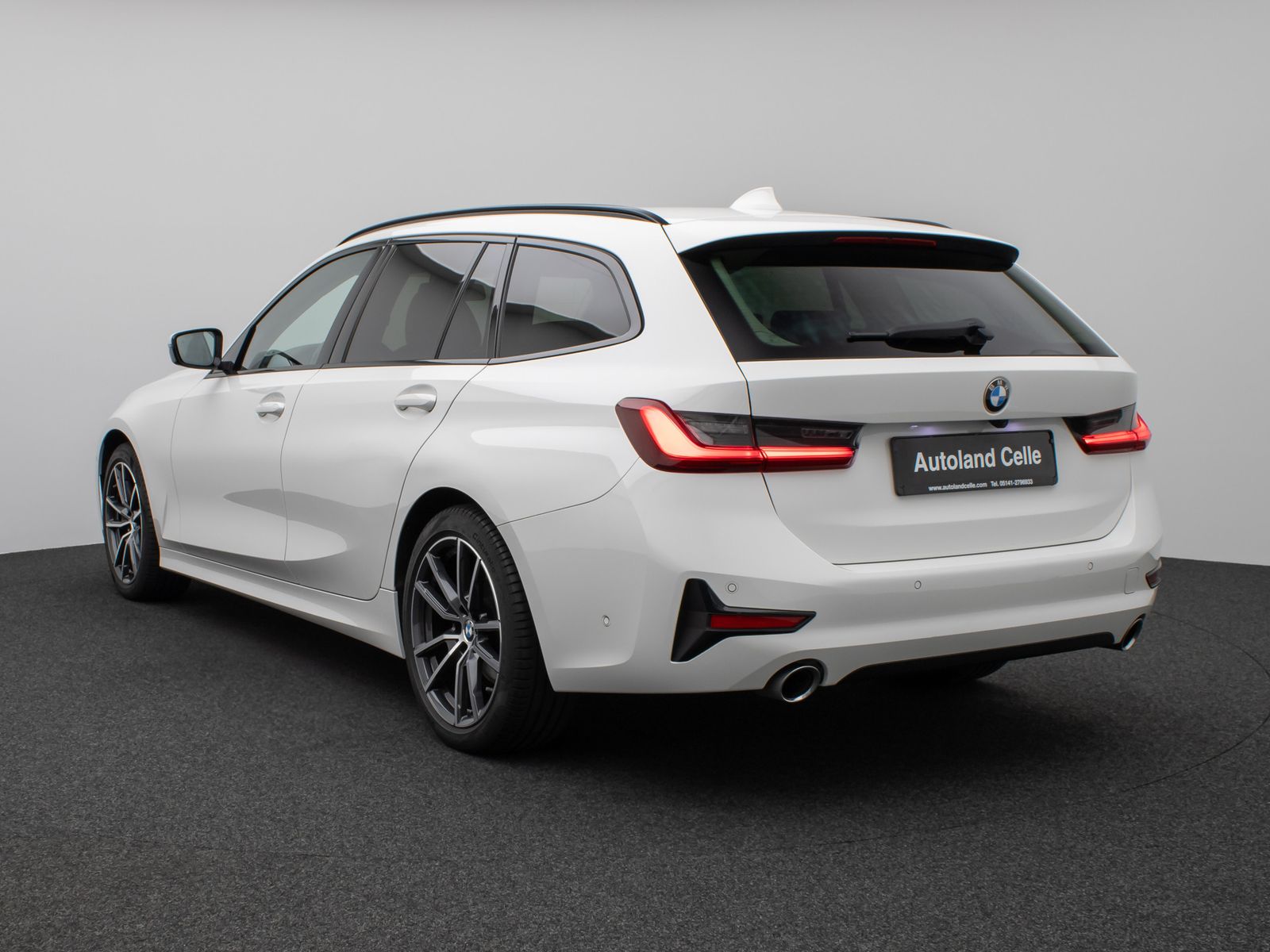 Fahrzeugabbildung BMW 320d Sport Line Kamera DAB HiFi DrivAssist Alarm