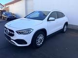 Mercedes-Benz GLA 220 d 4MATIC DCT 360°/ AHK/ Massage/ Leder