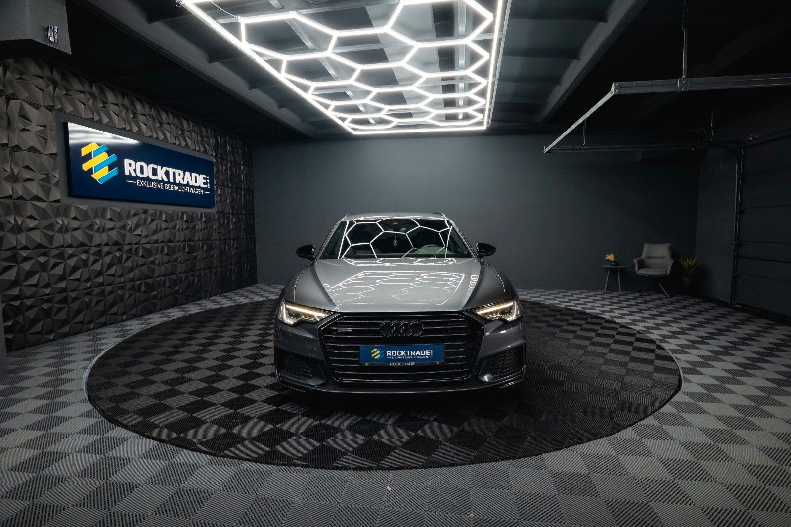 Fahrzeugabbildung Audi A6 Avant 55 TFSIe quattro S-Line Sport *LED*B&O*