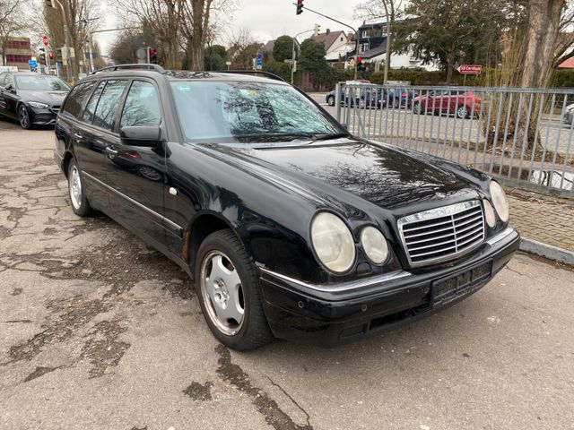 Mercedes-Benz E 320 T 4M *Avantgarde/Leder/Memory/Schiebedach*