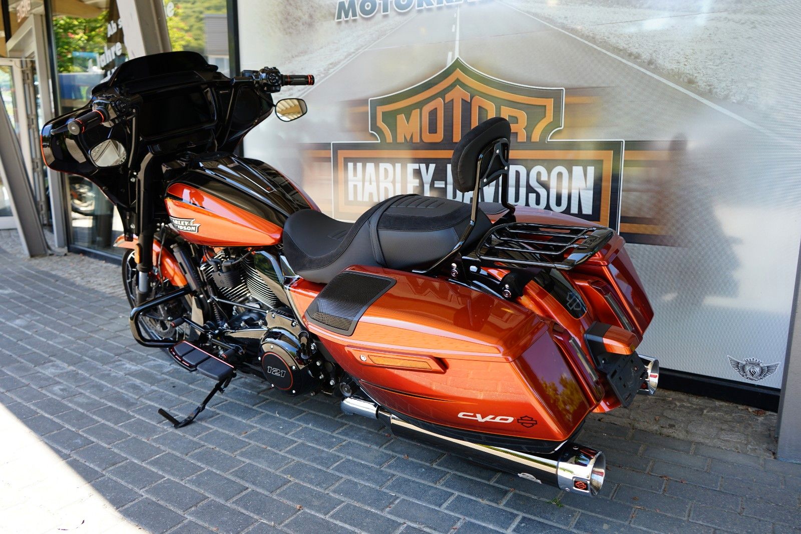 Fahrzeugabbildung Harley-Davidson Street Glide CVO FLHXSE Jekill & Hyde