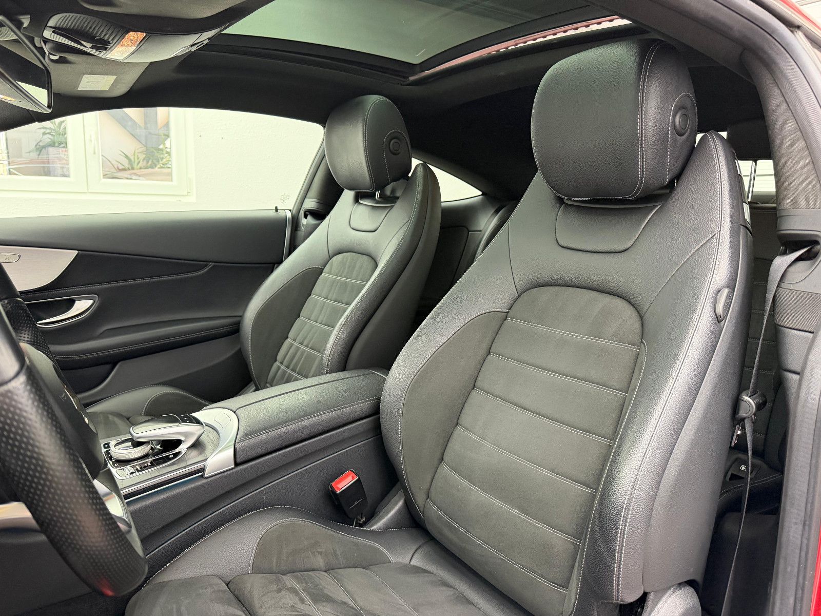 Fahrzeugabbildung Mercedes-Benz C 400 Coupe 4M/AMG-LINE/DESIGNO/PANO/DE FZG/AHK