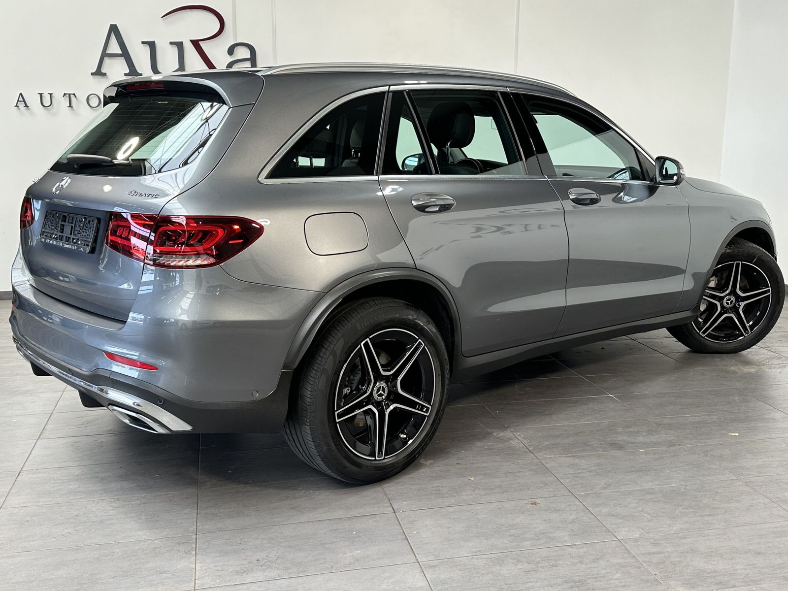 Fahrzeugabbildung Mercedes-Benz GLC 220d 4Matic AMG-Line NAV+LED+AHK+PANO+360°