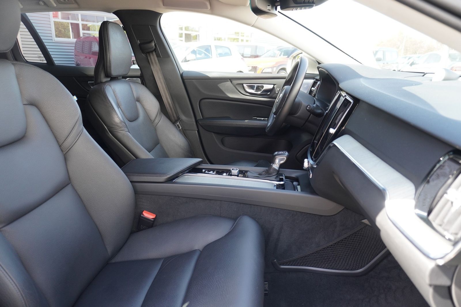 Volvo V60 Kombi T6 Inscription AWD LED ACC Navi Leder foto 24