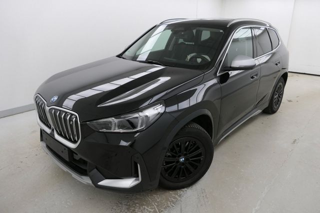 BMW iX1 30 xDrive xLine 360° ACC AHK Pano LRHZ H/K