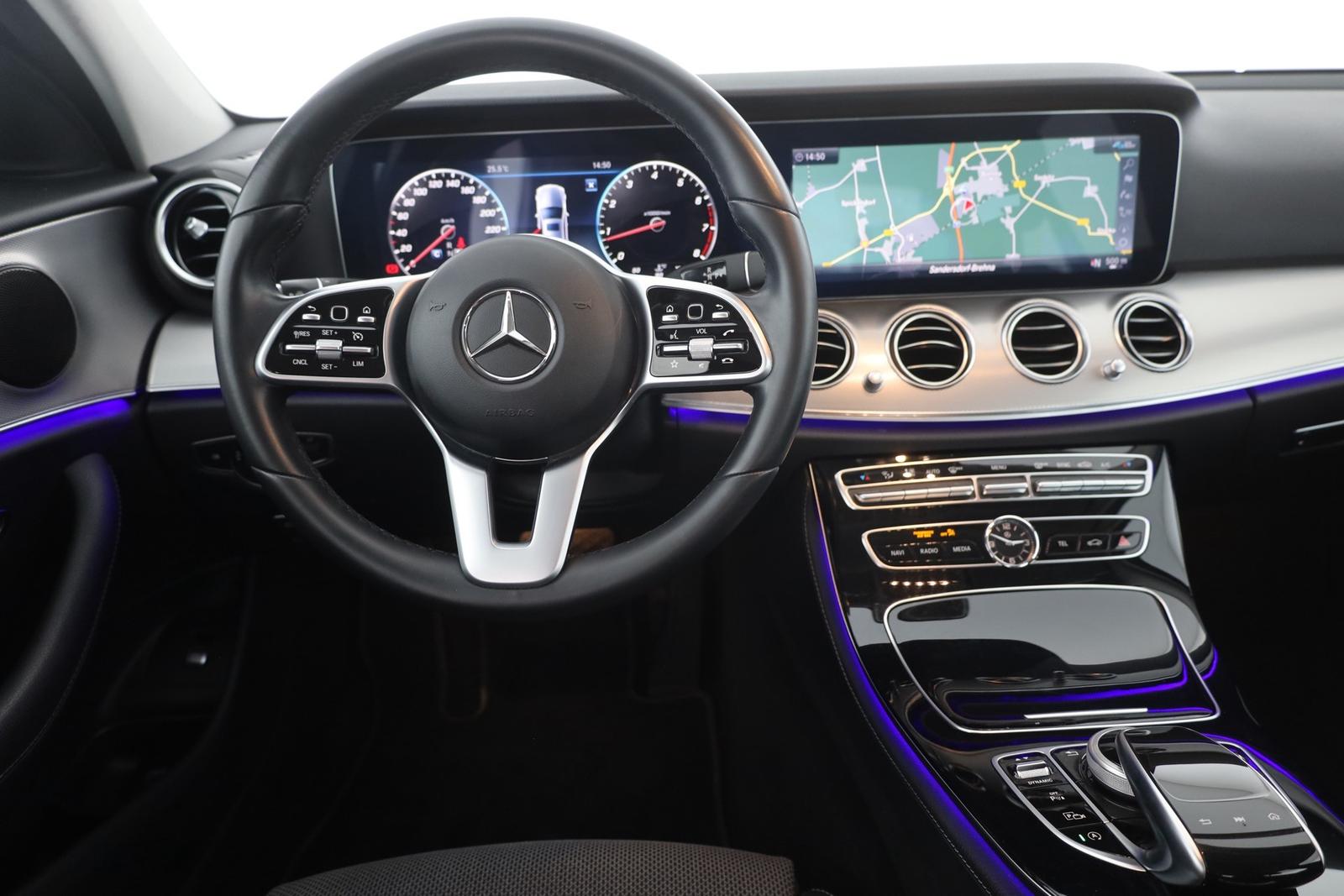 Mercedes-Benz E200 Avantgarde LED Kamera Navi Sitzheizung