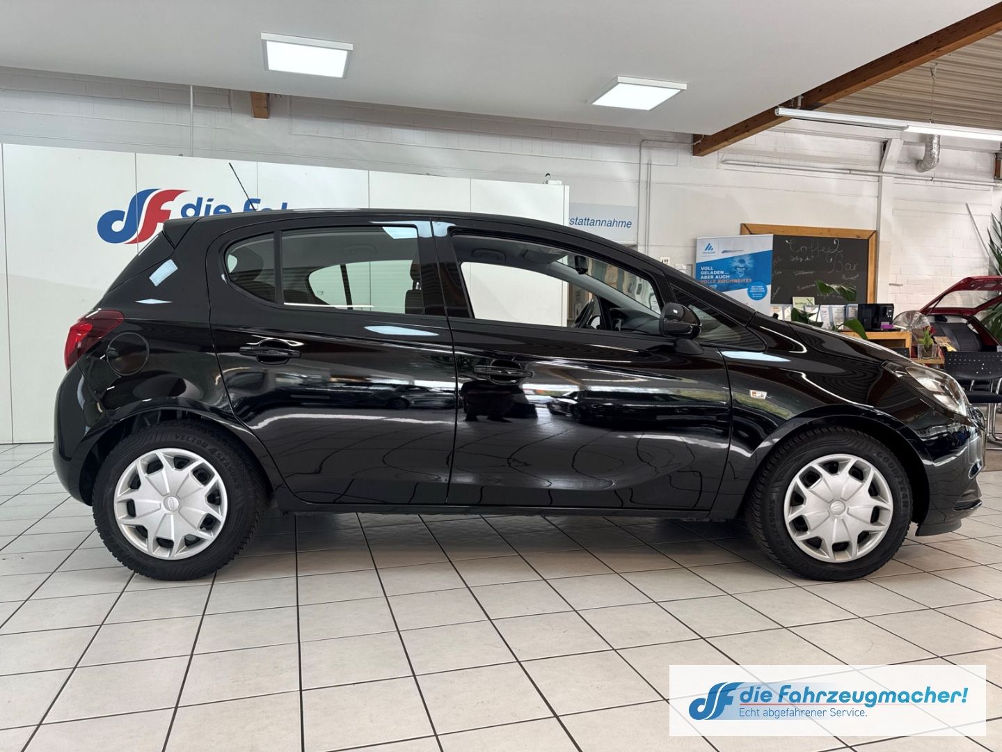 Fahrzeugabbildung Opel Corsa E Edition Navi Apple CarPlay Android Auto