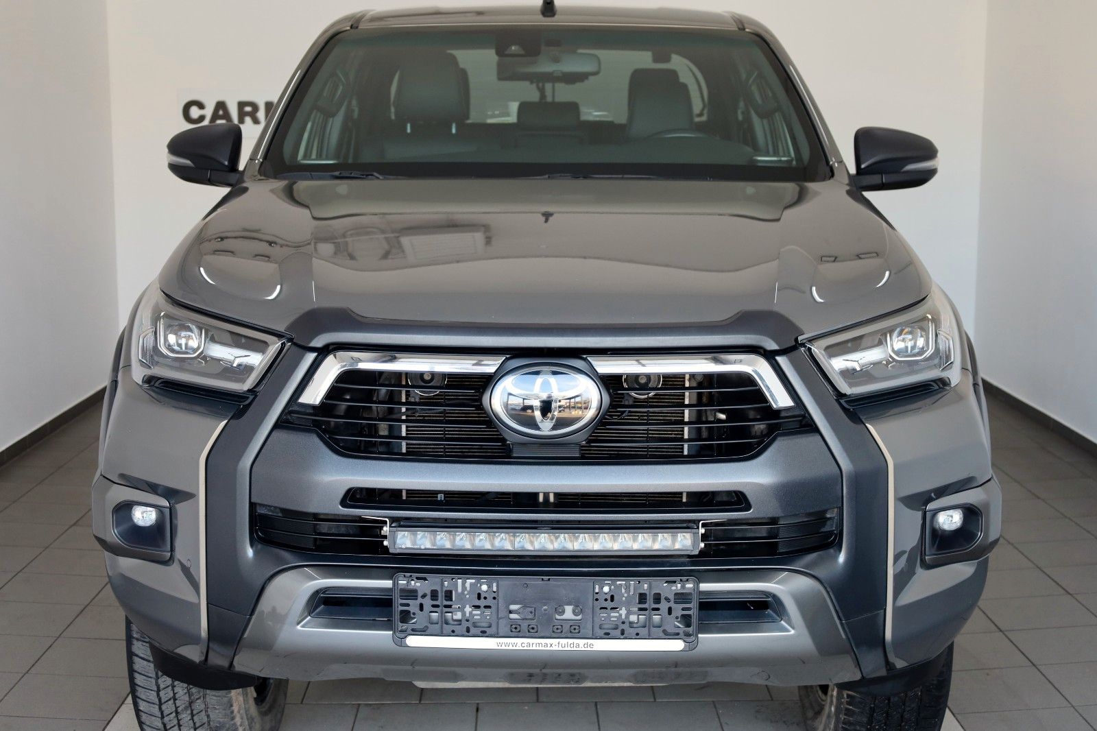 Fahrzeugabbildung Toyota Hilux 2.8 D-4D Invincible,4x4,ACC,Rollbügel, AHK