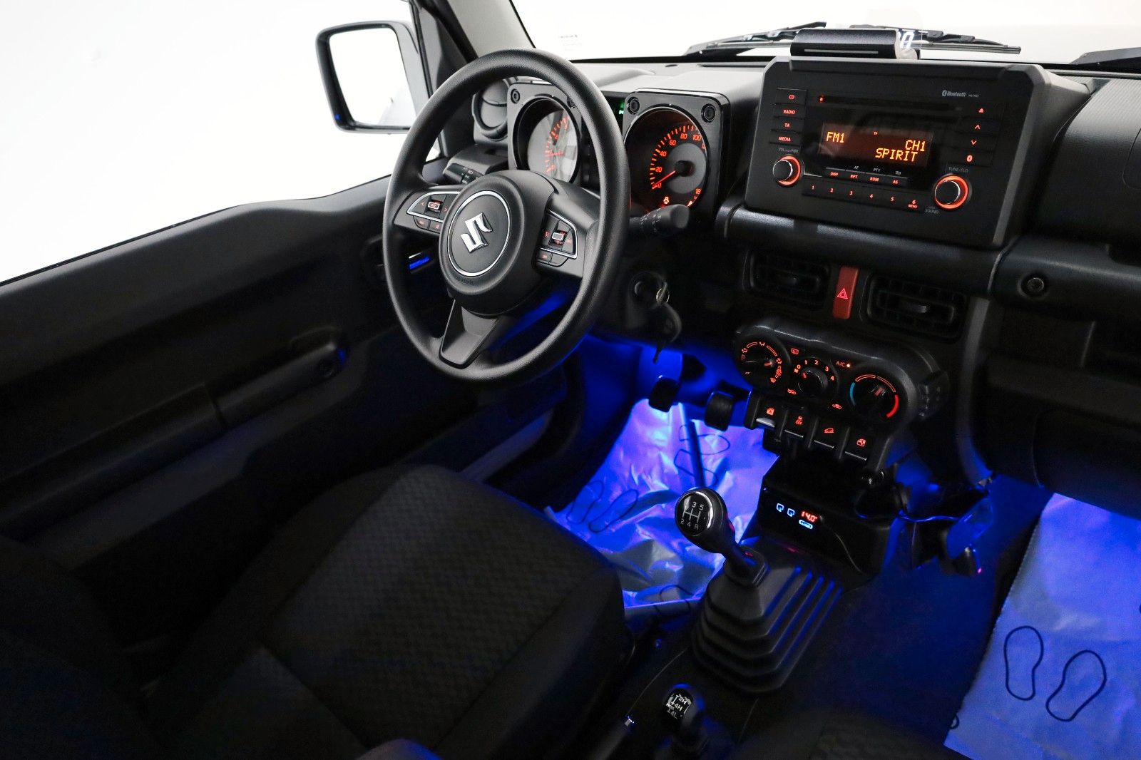 Fahrzeugabbildung Suzuki Jimny Comfort AllGrip NFZ,Temp,SH,8 fach bereift