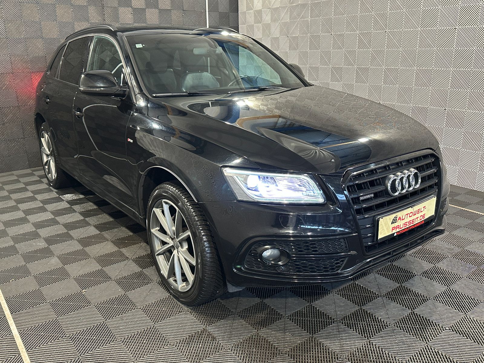 Gebrauchtwagen Audi Q5 Q5 2.0 TDI qu.*3xS LINE*BiXENON-PANO-NAV-TEMPO in Horb am Neckar