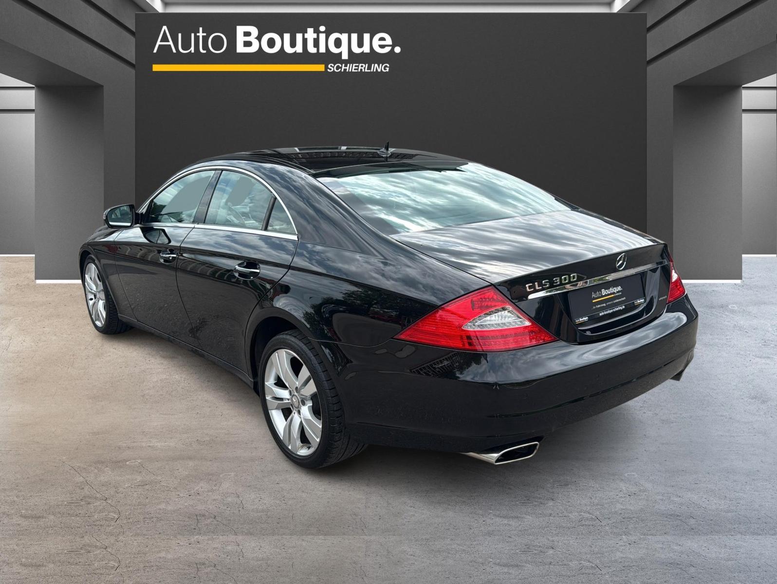 Mercedes-Benz CLS 300 7G-TRONIC /NAVI/LEDER/H&K SOUND/PANO