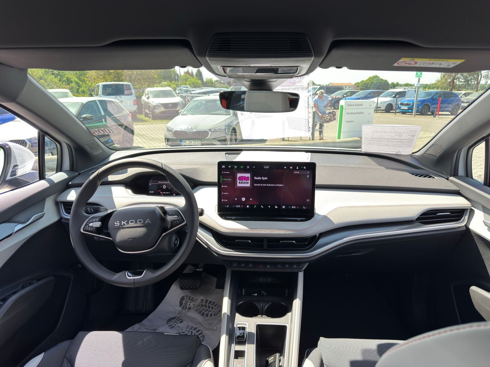 Fahrzeugabbildung SKODA Elroq 85 RFK*AHK*Matrix*eHeck*20Zoll*Wärmepumpe