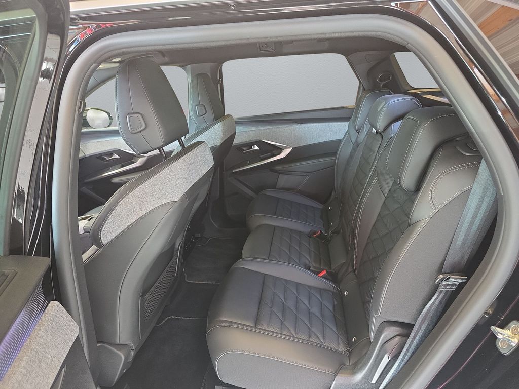 Peugeot 5008 Elektromotor 210 GT Exclusive – Bild 12 von 16