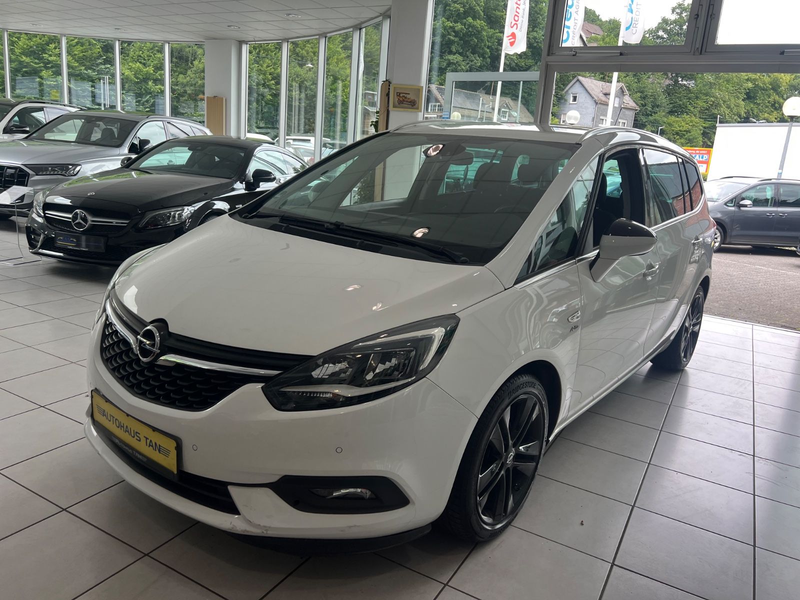 Fahrzeugabbildung Opel Zafira C Active * 7.SITZER * AUTOMATIK *
