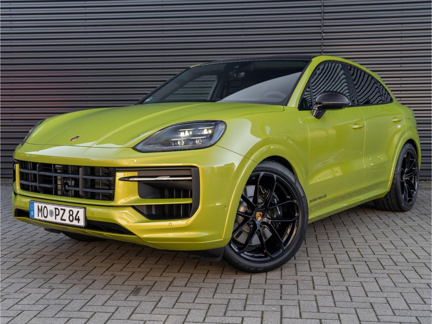 Porsche Cayenne S E-Hybrid Coupe PTS Peridotmetallic