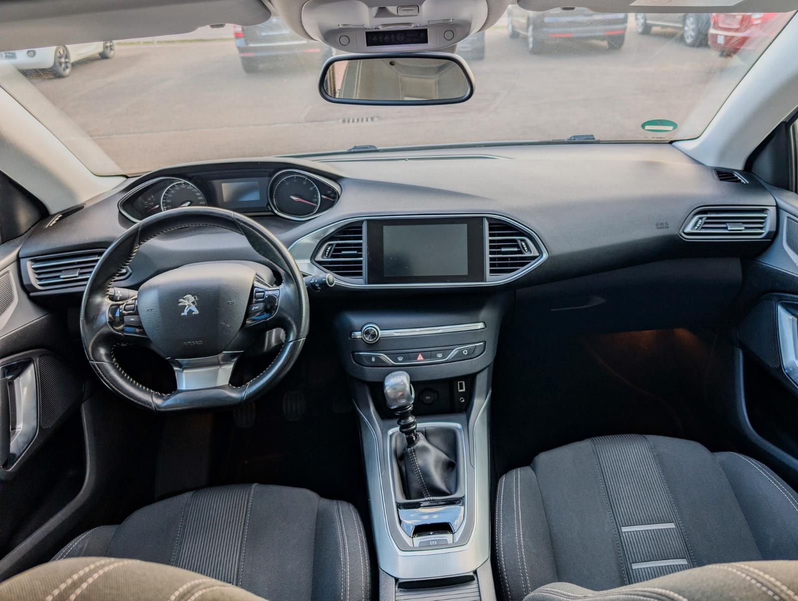 Peugeot 308 2014 — photo 12
