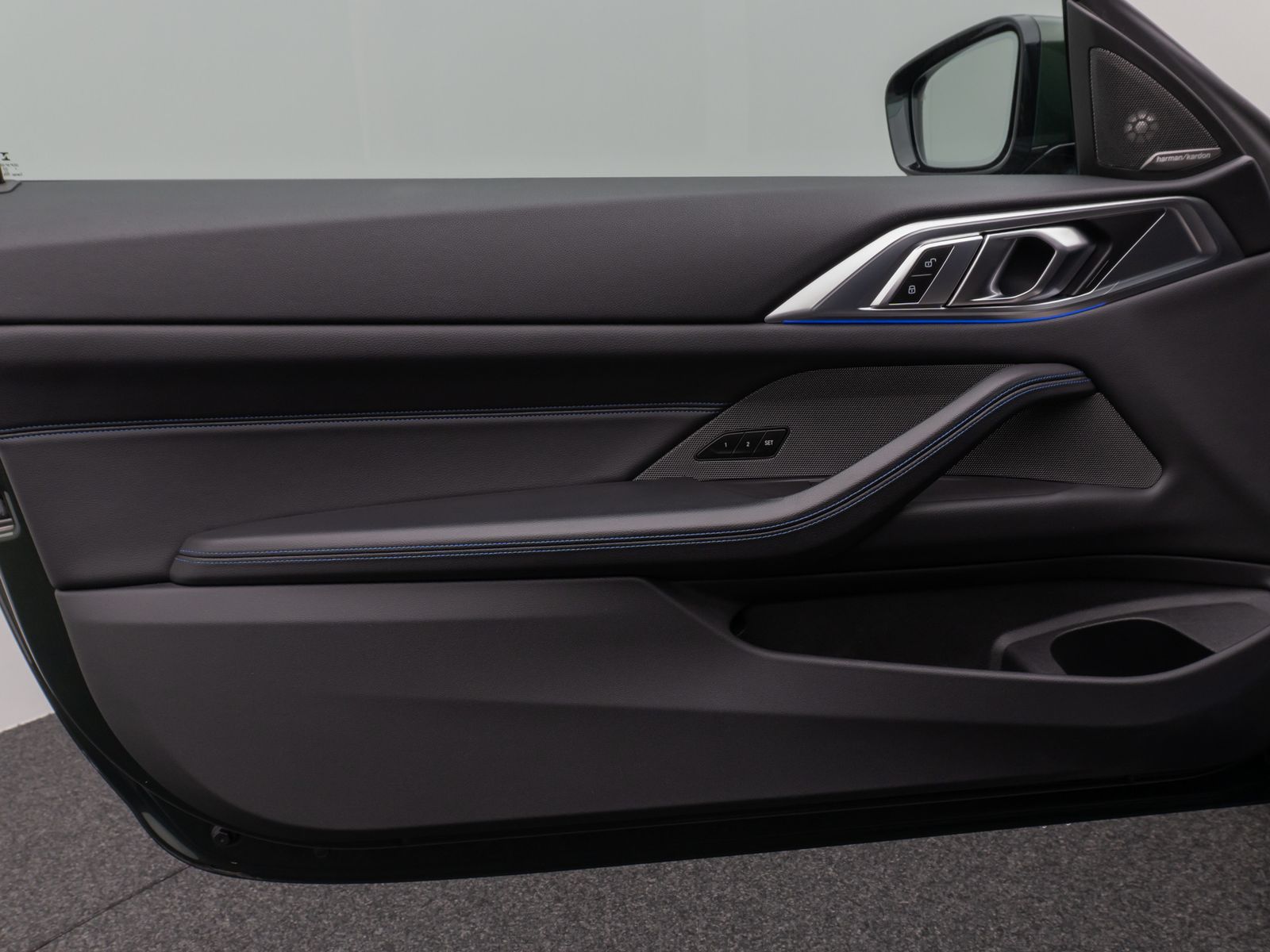 Fahrzeugabbildung BMW M440i  Coupé Kamera DAB H/K Fernlichtassist 19"