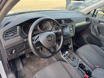 Volkswagen Tiguan - 10