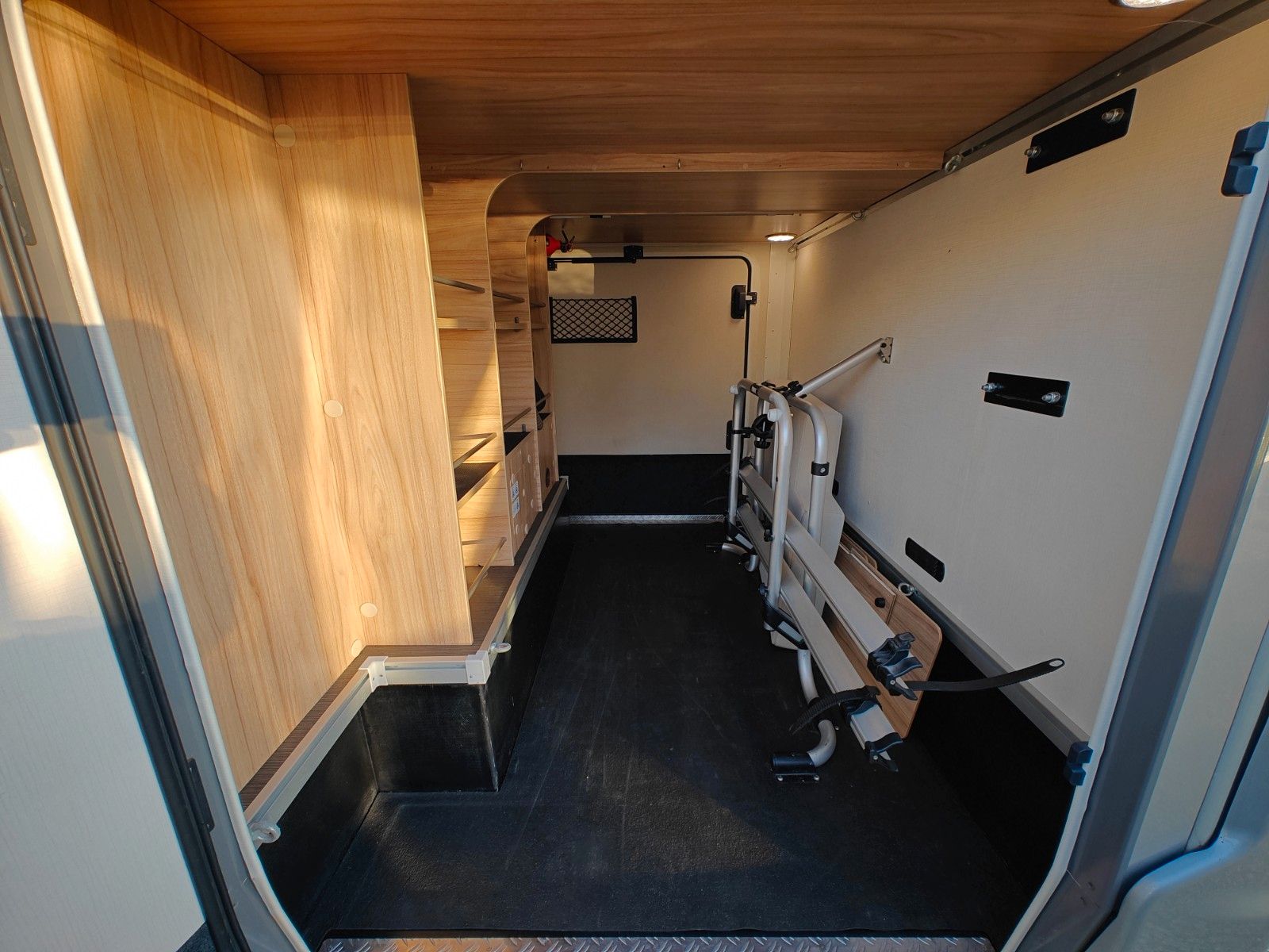 Fahrzeugabbildung HYMER / ERIBA / HYMERCAR ML-T 580 4x4 ALLRAD 3.0L V6 - AUS ERSTBESITZ