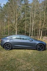 Tesla Model 3 Langstreckenbatterie - Allradantrieb... - silberne Tesla Model 3
